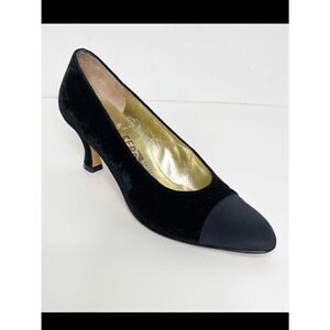 Salvatore Ferragamo Kitten Heel Cap Toe Black Pumps Size 7AA